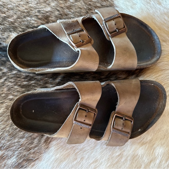 Arizona Birkenstock two strap sandals size 42 in tobacco brown. Oiled leather. - Picture 2 of 7